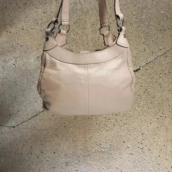 Coach Soho Lynn Leather Hobo Bag in light pink - Picture 6 of 11